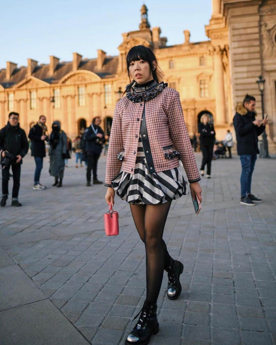 スージー・ロウさんのインスタグラム写真 - (スージー・ロウInstagram)「Paris exit at sunset @louisvuitton 📸 @martsromero」3月6日 1時56分 - susiebubble