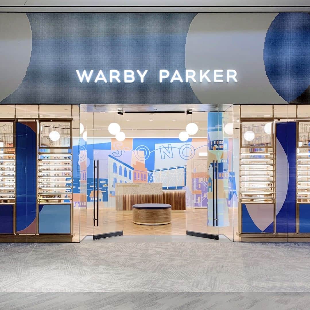 Warby Parkerのインスタグラム：「In new store news: 📰➡️ Our second Connecticut location opens at @shopthesonocollection this Saturday, March 7! 🎉 Come explore our full collection of eyewear and contacts options, and check out the custom artwork inspired by the city's architectural heritage. We'll be celebrating with exclusive totes and sweet treats—see you there! 📍The SoNo Collection 100 N. Water St. Norwalk, CT 06854」