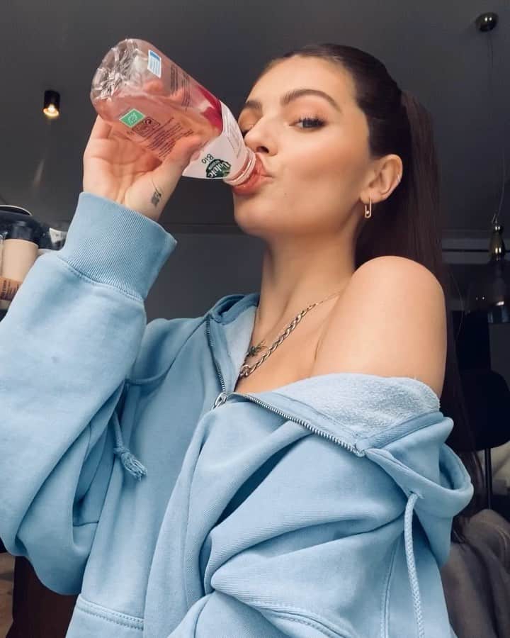 ティラーヌ・ブロンドーのインスタグラム：「😃😁」