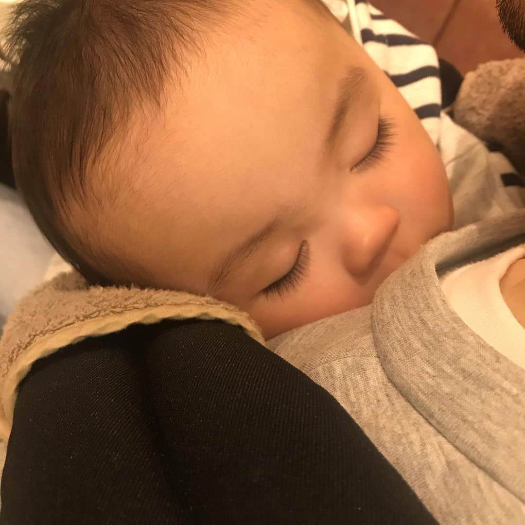 湯浅洋のインスタグラム：「Good night❗️ おやすみなさい😴　#孫 #grandson」