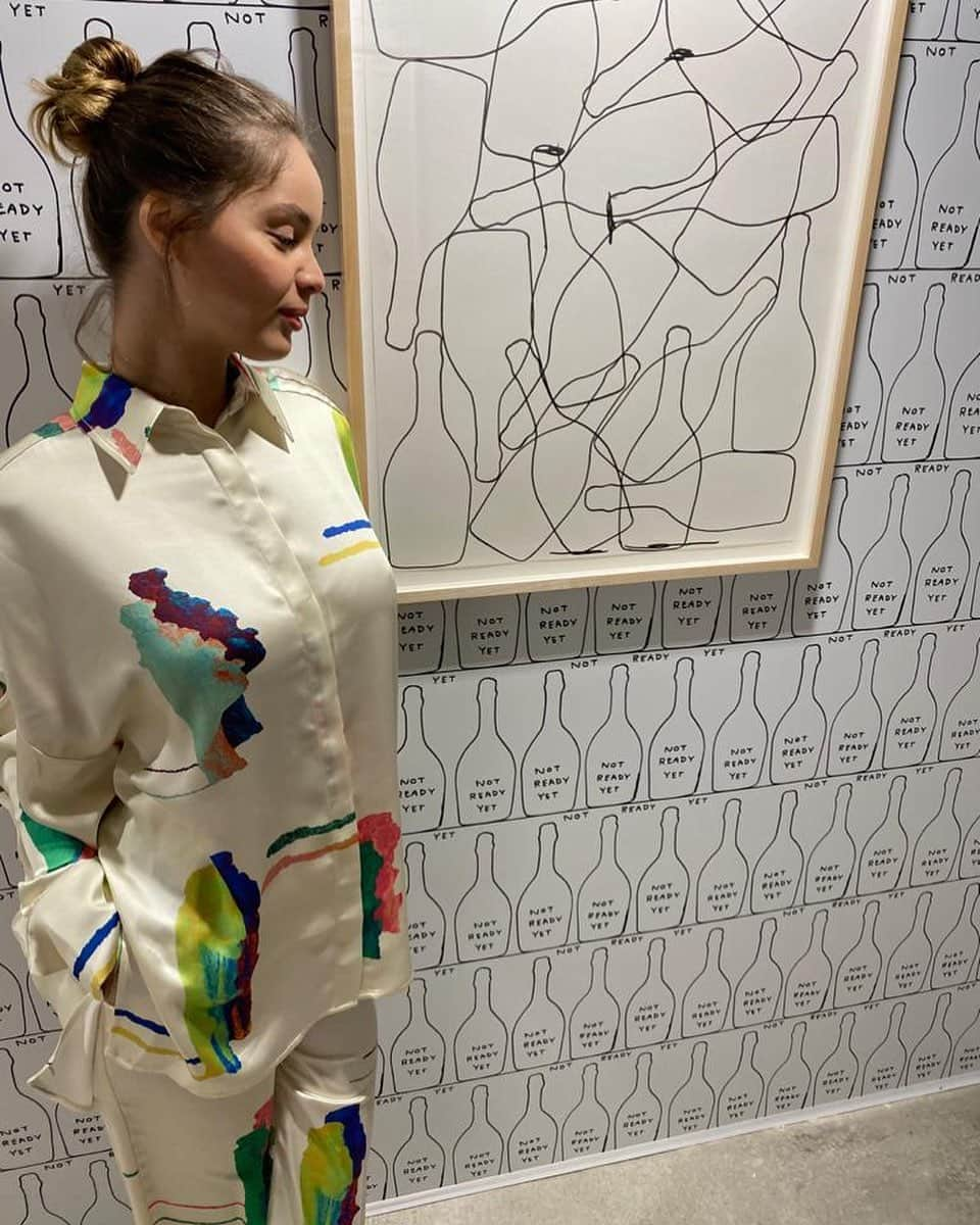 Marie-Ange Castaのインスタグラム：「Lovely night with @ruinart  Wonderful exhibition 🍾  How cool is this suit by #hmstudio」