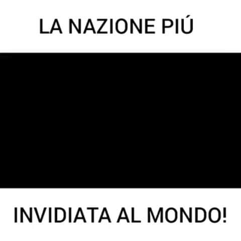 ロベルト・マンチーニのインスタグラム：「La più bella nazione al mondo #italia#italy💚🤍❤️🇮🇹🇮🇹🇮🇹🇮🇹🇮🇹🇮🇹🇮🇹」