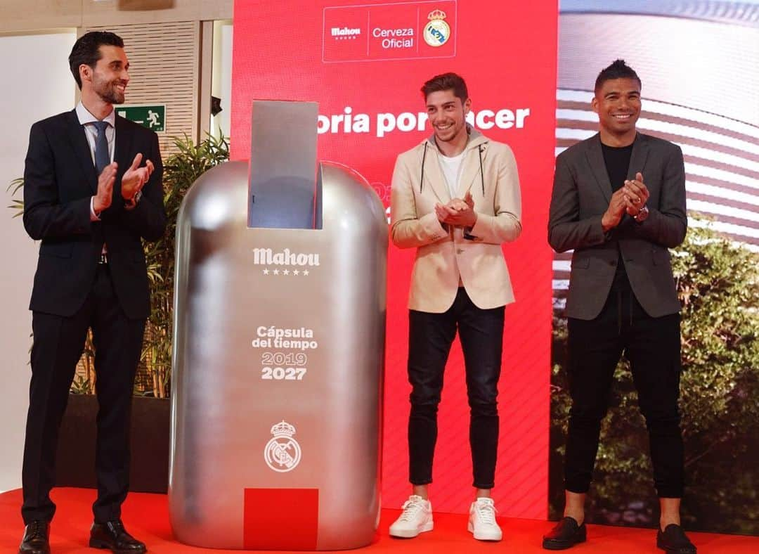 アルバロ・アルベロアさんのインスタグラム写真 - (アルバロ・アルベロアInstagram)「Esta mañana junto a @casemiro y @fedeevalverde en el acto de renovación del @realmadrid con @mahou_es y @solandecabras. 🍻🍻🍺🍺💧💧¡Por muchos años más!」3月6日 5時25分 - arbeloa