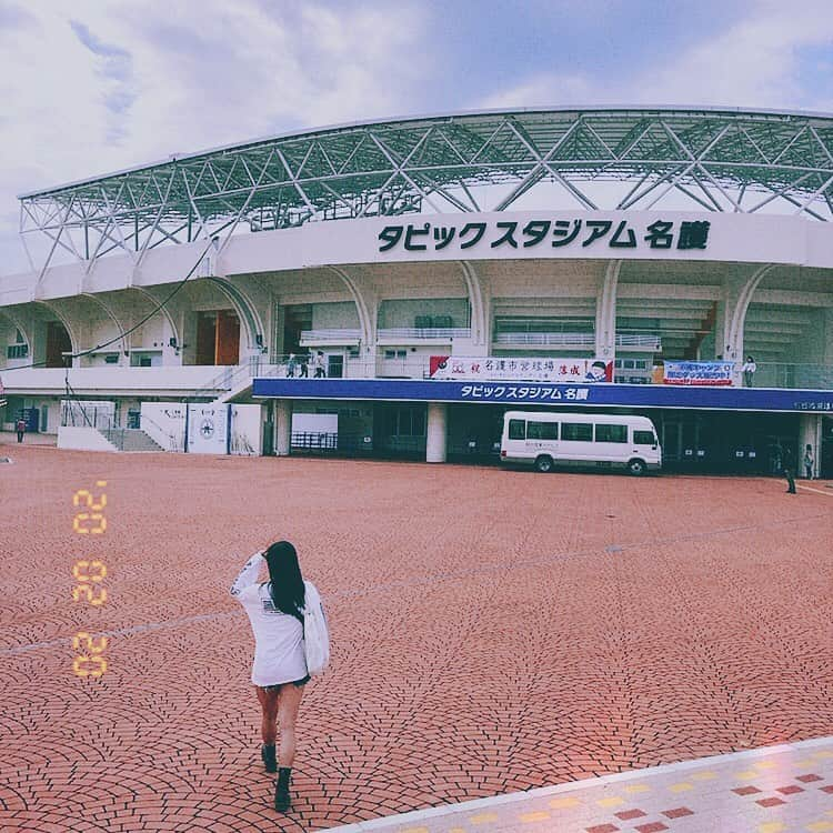 川崎美海さんのインスタグラム写真 - (川崎美海Instagram)「⚾️沖縄キャンプ⚾️2日目  朝ごはんを食べて、名護へ🚗💨 日ハムのキャンプ地✨ 新しく出来た、「タピックスタジアム🏟」へ この日は日ハムvs DeNAベイスターズの2軍の試合でした！でも普段一軍にいる選手もいっぱいでてて見応えありありでした。 途中、吉田くんと石川亮くんバッテリーみれてウキウキ 金足農業vs大阪桐蔭の決勝⚾️懐かしいね 甲子園まで見に行ったなぁ〜 その時より吉田くんやっぱ身体つき良くなってるよね！ 高校生からこのプロの成長ぶり見るのイイね♪  タピックスタジアム🏟とてもきれいでした。  #沖縄キャンプ #沖縄　#okinawa #海 #sea #名護　#タピックスタジアム名護 #沖縄観光　#インスタ映え #インスタ映えスポット　#野球　#baseball #プロ野球　#プロ野球キャンプ #野球女子　#美海　#恩納村 #瀬良垣　#カフェ　#吉田輝星 #石川亮 #日ハム　#日本ハム #日本ハムファイターズ #dena #denaベイスターズ #ベイスターズ #2軍　#ファーム　#2軍戦」3月6日 5時26分 - kawasaki.myu