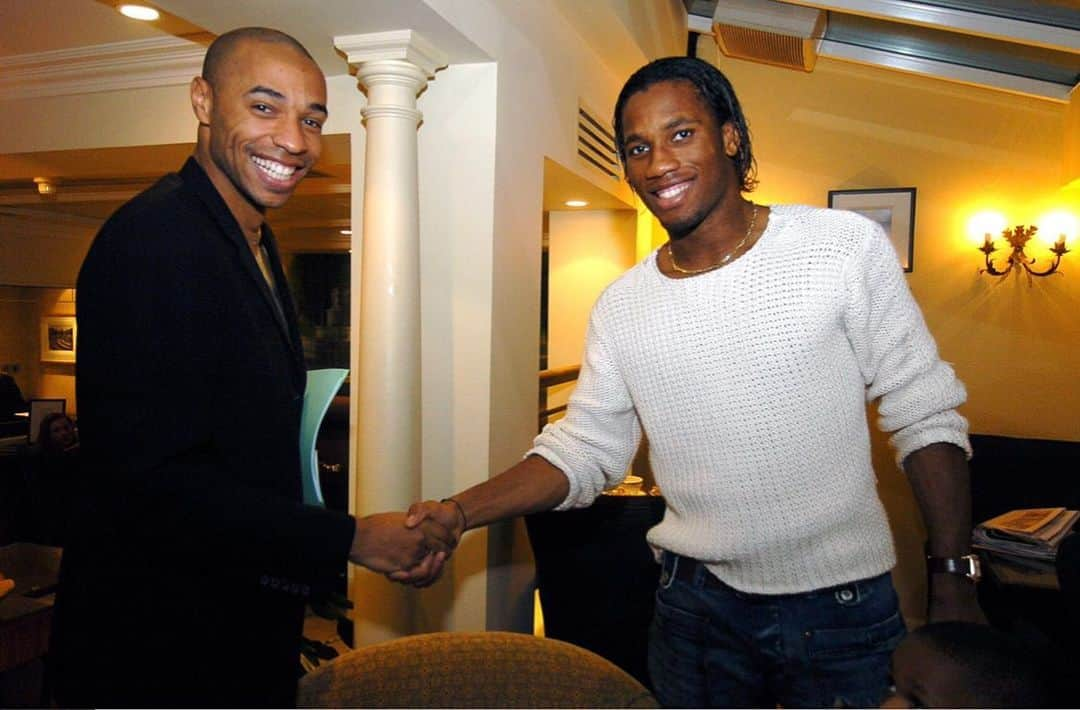 ディディエ・ドログバさんのインスタグラム写真 - (ディディエ・ドログバInstagram)「#TBT  When Didi met Titi @thierryhenry 🙌🏾 How many goals in one pic 🔥🔥」3月6日 5時27分 - didierdrogba