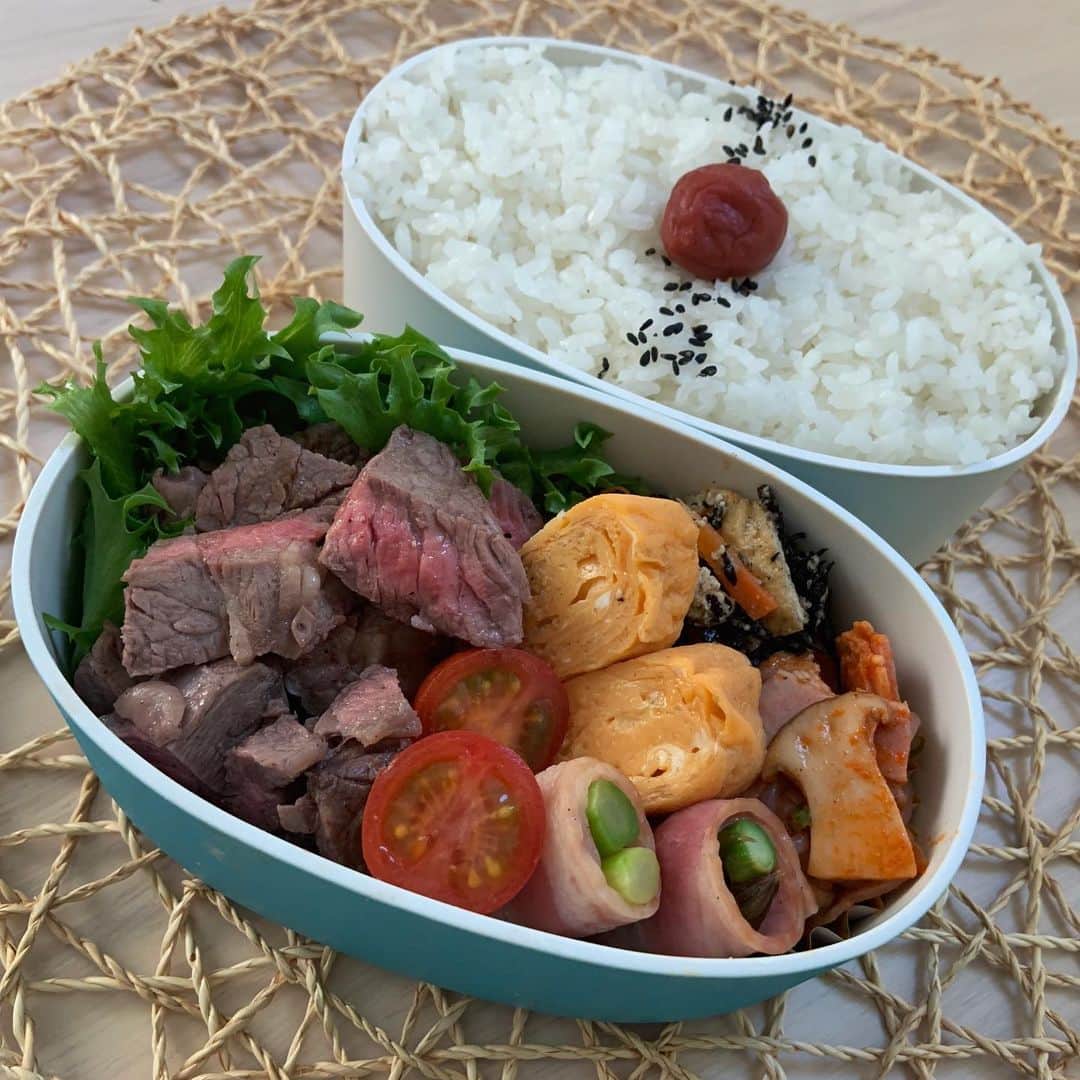 本田しおりのインスタグラム：「#今日のお弁当  #サーロインステーキ弁当  #お弁当 #本田弁当 #旦那さん弁当 #神ちゃん弁当」