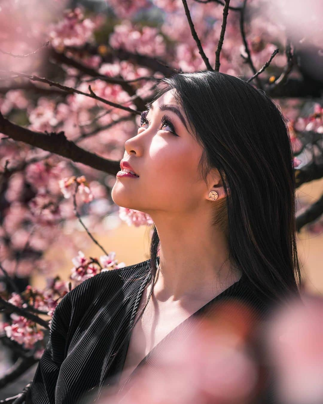 Joshさんのインスタグラム写真 - (JoshInstagram)「We can always be better. For me, I really need to pay more attention to composition when the cherry blossoms come in at the end of the month. Too many branches in this one leading to her head with not enough sakura. In frame: @stefatty_ . . . . . . . . #モデルさんと繋がりたい #ポートレート #日本 #モデル募集 #東京 #under10kportraits #moodyport  #portraitphotography #igersjp #sonyportraits #portraits  #pursuitofportraits #instagramjapan #portraitpage #portraitmood #tokyocameraclub  #createexplore #japanawaits #portraitgames #makeportraits #ig_japan #team_jp_ #portrait_vision #makeportraitsnotwar #moodygrams #portraitkillers」3月6日 9時05分 - joshtaylorjp