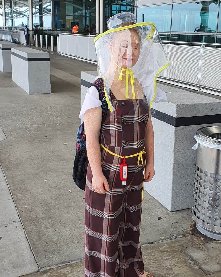 マデリン・スチュアートさんのインスタグラム写真 - (マデリン・スチュアートInstagram)「So we are off again, mum made me a hat so I don't touch me face and I can't get sneezed on. Flying is getting pretty scary but I think I might add the #theMaddy to my next clothing collection.What do you think? #corona #coronavirus #staysafe #flying #travel #madelinestuart #modelslife #inclusion #model #advocacy #weareone」3月6日 9時23分 - madelinesmodelling_