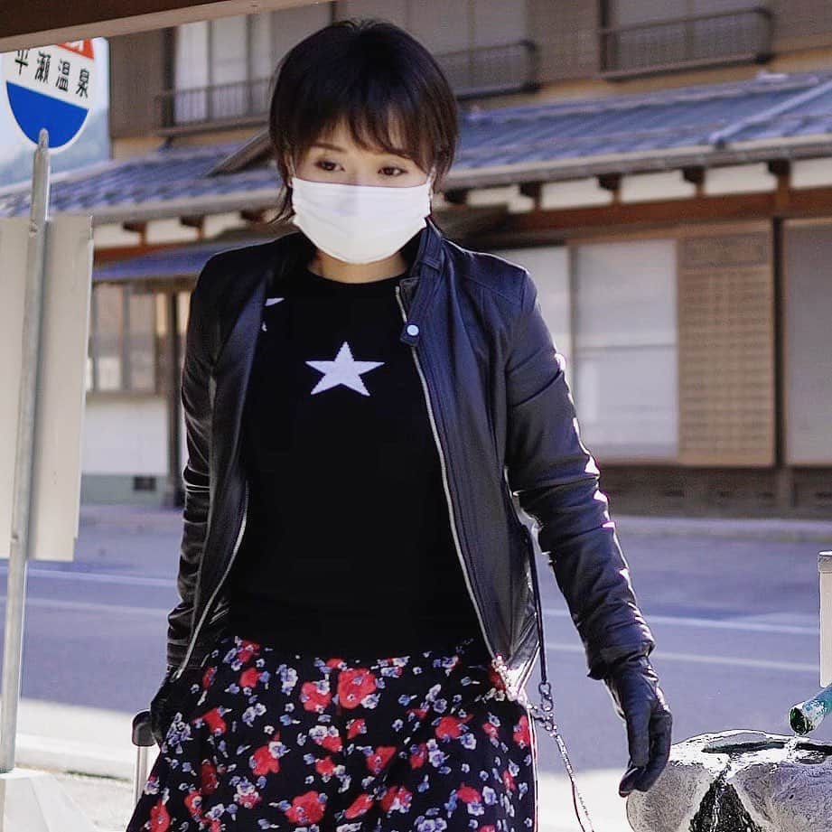 スーパーナブラのインスタグラム：「． ． 白川郷の温泉物語後半 時間が足らなくて延期になりました🙏 ． が😳 ． すごいの一本投下します✨ ． やっぱり北海道が大好きです😊 ． 🍜おしらせ🍜 旨すぎる動画が北海道より届きました YouTubeで公開中です！ Instagramの自己紹介欄中のURLか YouTubeでスーパーナブラと検索して ぜひみてくださいね💕 ． #北海道#札幌#すすきの#居酒屋#グルメ #東北#風景#海#温泉#旅館#ホテル#和食 #グルメ#露天風呂#足湯#GW#車中泊 #景色#釣り#ブラックバス#バス釣り #発見#おでかけ#女子旅#ツーリング #自然#釣り#釣りガール#YouTube#旅」