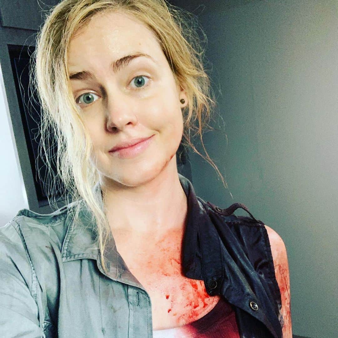 のインスタグラム：「Emilia West has a very, very, very bad day next week on #MacGyver. Friday, March 13th at 8pm on @cbstv @macgyvercbs • • • #doesshepullthrough #imnottelling #tunein」
