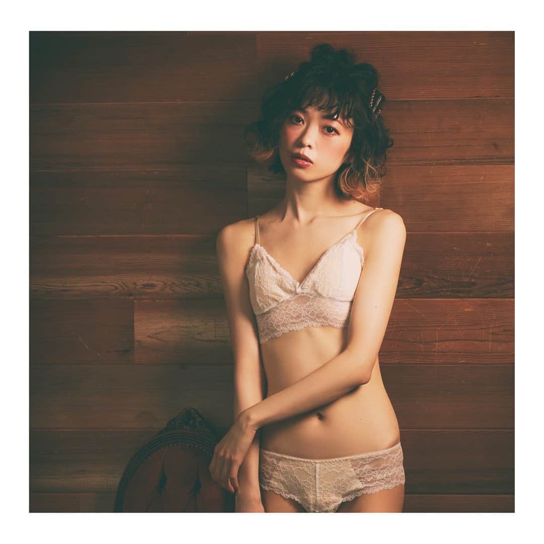 永井亜子さんのインスタグラム写真 - (永井亜子Instagram)「@feast_lingerie さんの新作です🐈 着心地、デザイン共に最高のブランドさんですっ 📸 @daisukekiyota 💄 @dreamoon_hm 🏠 @rinlin2019  #feast」3月6日 19時54分 - ako_nagai