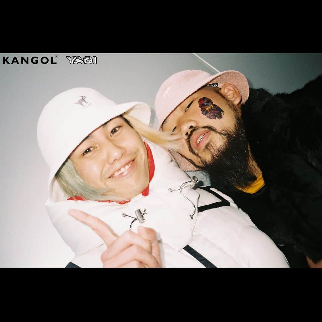 オカモトレイジさんのインスタグラム写真 - (オカモトレイジInstagram)「🦘KANGOL x YAGI EXHIBITION🐐 🔥オフィシャルコラボしました。💕 3月8日から発売みたいです。 引き続きよろしくお願いします。  Direction: @yagi_exhibition  Photo: @yohji_igarashi & @okamotoreiji  Model: @kiwami_official & @okama_culture」3月6日 20時07分 - okamotoreiji