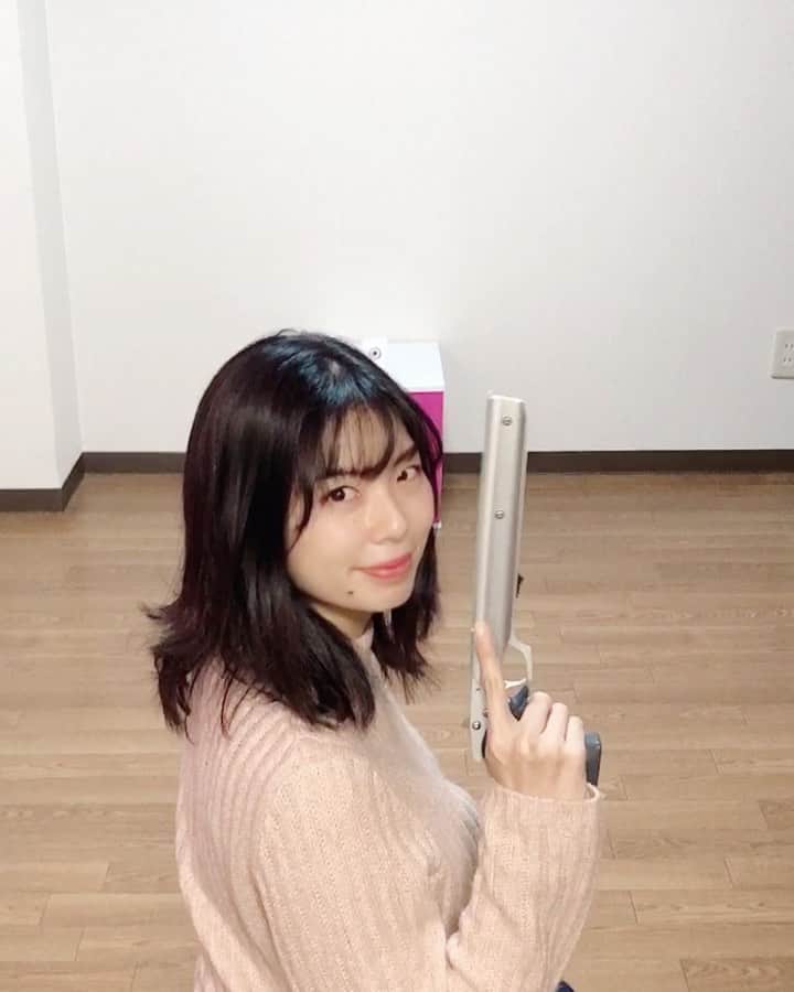 のインスタグラム：「、 自宅で遊べるゴム鉄砲 割箸と輪ゴムで簡単なゴム銃できます♪ 、 、 、 #ゴム銃 #日本ゴム銃射撃協会  #ゴム鉄砲 #田渕亜季  #射的 #射的ゲーム　 #ゴム鉄砲」