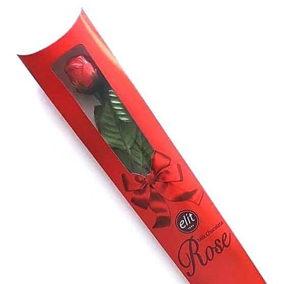 キタノ商事株式会社さんのインスタグラム写真 - (キタノ商事株式会社Instagram)「【新商品】🇹🇷エリート[ローズチョコレート]。 トルコ発のチョコレートブランド「エリート」から、ホワイトデーにピッタリのバラの形をしたチョコレートが登場。 ・ 赤い銀紙をはがすと包まれているのはバラの形のミルクチョコレート。パッケージの裏面にメッセージが書けるスペースがあるので、ちょっとしたお礼にもサプライズ感のあるギフトに。 ・ イベントやブランドの情報はこちら @kitano_pr ・ #キタノ商事 #エリート #elit #ローズチョコレート #トルコ #世界のおいしさをキタノから ・ #新商品 #新発売 #チョコ #チョコレート #ホワイトデー #ホワイトデーギフト #ホワイトデープレゼント #ギフト #プレゼント #バラ #ローズ #チョコ好き #今日のおやつ #おやつタイム」3月6日 12時00分 - kitano_kk