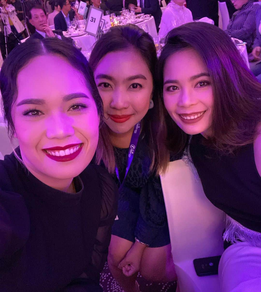 モリヤ・ジュタヌガーンのインスタグラム：「Happy birthday นะคะพี่หมี @pandaaa.j #missyou 🤟🏻」