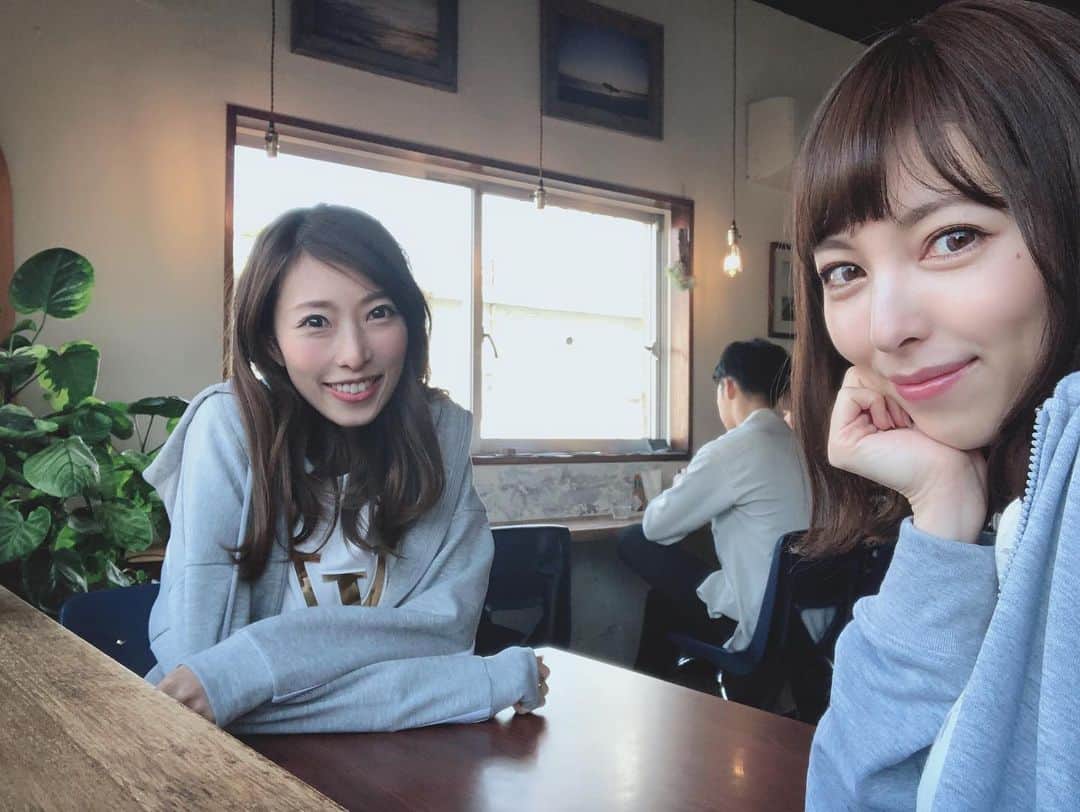 鹿野悠さんのインスタグラム写真 - (鹿野悠Instagram)「☕🍴🍳 旅行先でカフェ巡りするの好き☺️💓 朝ごはんもコーヒーも美味しかった😳 駐車場いっぱいになるくらい人気なのわかる！💓 . . . #沖縄カフェ  #沖縄カフェ巡り #沖縄カフェランチ #沖縄 #沖縄旅行  #沖縄の空 #沖縄の風景 #沖縄観光 #okinawa #okinawatrip #okinawajapan #okinawa_days #okinawatravel #cafestagram #okinawa_cafe #モーニングプレート #モーニングカフェ #ブランチ #沖縄ランチ #北谷カフェ #北谷グルメ #北谷ランチ #gooddaycoffee #カフェ巡り #カフェスタグラム #カフェ活 #かのはるカフェ巡り #followｍe」3月6日 12時52分 - harukano1204