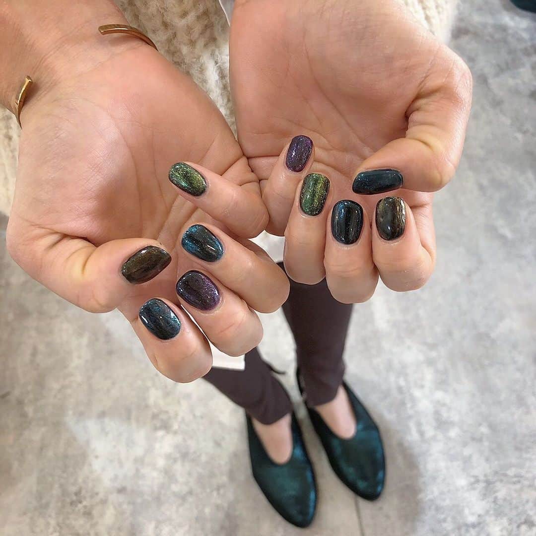 井上花実のインスタグラム：「宇宙ネイル💅🪐☄️💫🌏👽🛸 この日は靴も宇宙色 : #宇宙#宇宙ネイル#nail#ラメネイル#ネイル」