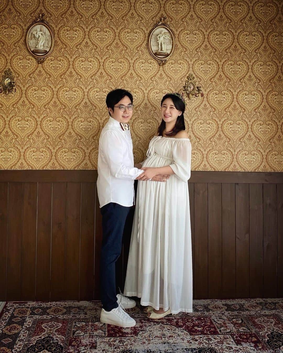 チョ・ミニョンさんのインスタグラム写真 - (チョ・ミニョンInstagram)「사진 좀 골라주세요 ;) 울 새언니랑 탄탄이 만삭 찍어준 건데 이중 영상에 넣는다고 해서 뭐가 제일 예뻐요? 🌷 - #만삭 #포토조」3月6日 13時16分 - xxjominxx