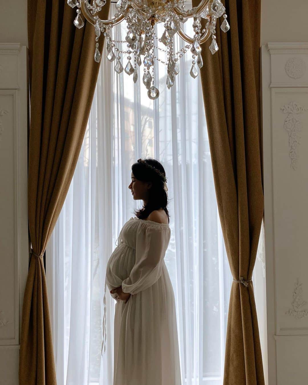 チョ・ミニョンさんのインスタグラム写真 - (チョ・ミニョンInstagram)「사진 좀 골라주세요 ;) 울 새언니랑 탄탄이 만삭 찍어준 건데 이중 영상에 넣는다고 해서 뭐가 제일 예뻐요? 🌷 - #만삭 #포토조」3月6日 13時16分 - xxjominxx