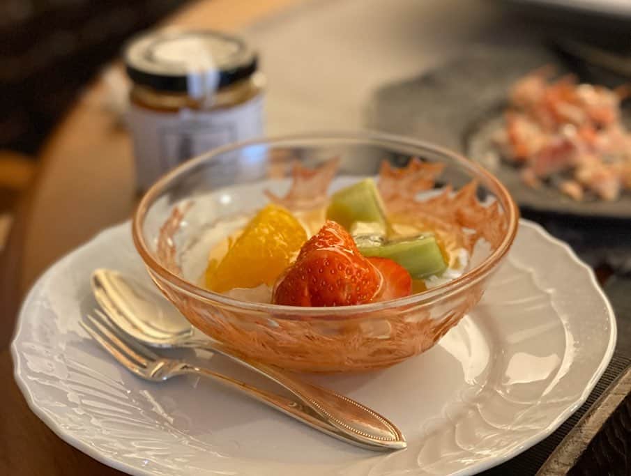 Risako Yamamotoさんのインスタグラム写真 - (Risako YamamotoInstagram)「真央さんのちゃんこ鍋。 ・ 一口目、お出汁を頂いた時の感動が忘れられません💭 『美味しいっ♥︎』を恥ずかしいほど連呼してしまうほど💭💭💭 ・ ・ 免疫力を上げる食材、旬のものを頂いてパワーチャージ。 こんなお上品なちゃんこ鍋は初めてでした🙏🏻✨ ・ ・ ごちそうさまでした♥︎ #真央さんのお料理 #ちゃんこ鍋」3月6日 14時57分 - risako_yamamoto