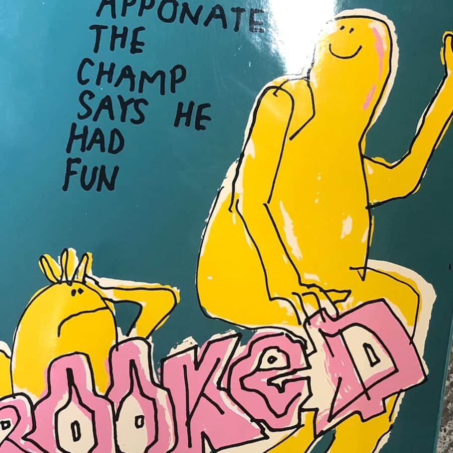 のインスタグラム：「KROOKED から新しいデッキが入荷✨ (写真左の板) サンフランシスコにある有名スケートスポット “EMB” にある伝説の Gonz Gap が工事により取り壊されているグラフィックになっており、当時の記憶が甦る1枚になっております🙆‍♂️ @krooked #krooked #skateboard #skateboarding #skater #カリフォルニアストリート #カリスト #スケートボード #スケボー #スケーター #californiastreet #calst」