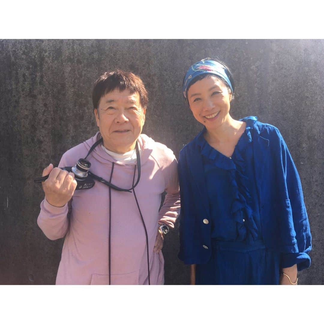 のインスタグラム：「自称「カメラマン界の綾小路きみまろ」ことハービー山口さんとのフォトセッション。大御所カメラマンなのにお茶目なお人柄でほんとに楽しいロケでした！最後は「美貌、希望、脂肪」と体のパーツを指差しながら人生の3大要素について語ってくださいました(๑˃̵ᴗ˂̵) ハービーさんが撮影してくださった写真はエフヨコ4月号のタイムテーブル表紙になります。オフショットも見られるそうなのでお楽しみに♪ #ハービー山口 #fmyokohama #photosandmakeupbyyoshiokamiyuki  #ここにもみゆきちゃん #lovelyday847」