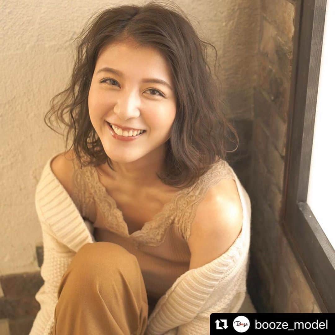 源崎トモエのインスタグラム：「エイジアプロモーションからBoozeに 移籍させていただきました！ 再びよろしくお願い致します🙇‍♀️ .  #Repost @booze_model ・・・ 源崎トモエ 約2年振りにブースに戻って参りました😊 177cm  29歳　趣味は料理。 他のメンバー共々、今後とも宜しくお願い致します♪」