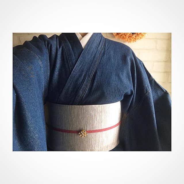 ecruのインスタグラム：「2020/03/06 (2) 今日も、朝からレッスン👘 新型コロナウイルスの感染拡大の状況を踏まえ、現在、グループレッスンは休講にしています。 ・ プライベートレッスンは、卒業式や入学式の着付けを控えている生徒さまなど、ご希望の方のみ行っています。 ・ その場合も、マスクを着用し、スペースを広く取り、換気のために窓を開け、消毒薬をご用意するなど、出来る限りの対策をして行っています。 今後、状況の変化に応じて対応していきたいと思っています。 ・ #gon_kimono #kimono #着物 #着物コーデ #着物コーディネート #着付教室 #和装 #instagood #着物生活 #大人着物  #着物好き #instadaily  #happy #thankyou」
