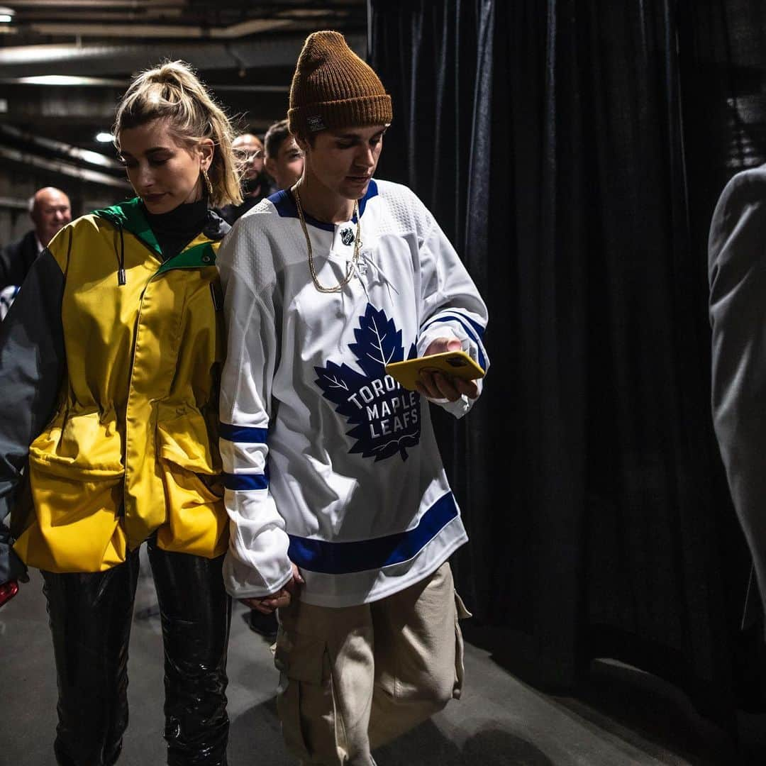 ジャスティン・ビーバーさんのインスタグラム写真 - (ジャスティン・ビーバーInstagram)「Date night with goo goo #leafsnation @mapleleafs win or lose we die hard baby」3月6日 16時22分 - justinbieber