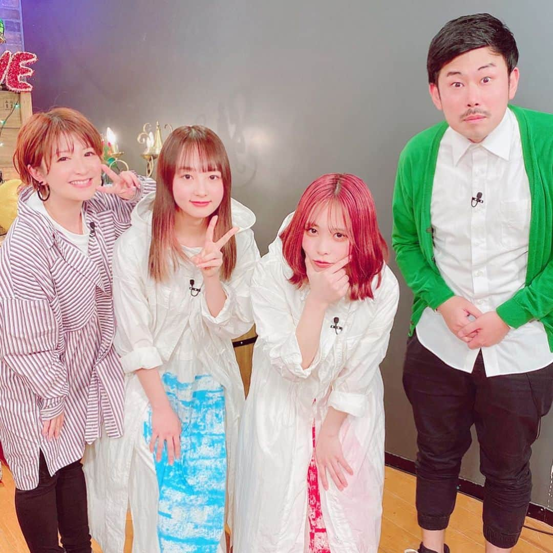 矢口真里さんのインスタグラム写真 - (矢口真里Instagram)「この間の『矢口真里の火曜TheNIGHT』には、 煌めき☆アンフォレントとQUEENSが 来てくれましたよー😁✨ ・ キラフォレは、 三重のご当地アイドルですが、疑惑が・・・🤔 楽屋での裏話も盛り沢山でしたょー😂✨ QUEENSは、 相変わらずサバサバ系の歌うま系でした😁✨ 今回も面白かったです😊✨ ・ ・ #AbemaTV #矢口真里の火曜TheNIGHT #煌めきアンフォレント #QUEENS #番組が気になる方はこちらのURLです ♡ ↓↓↓ https://gxyt4.app.goo.gl/Wv6mG」3月6日 16時36分 - mariyaguchi_official