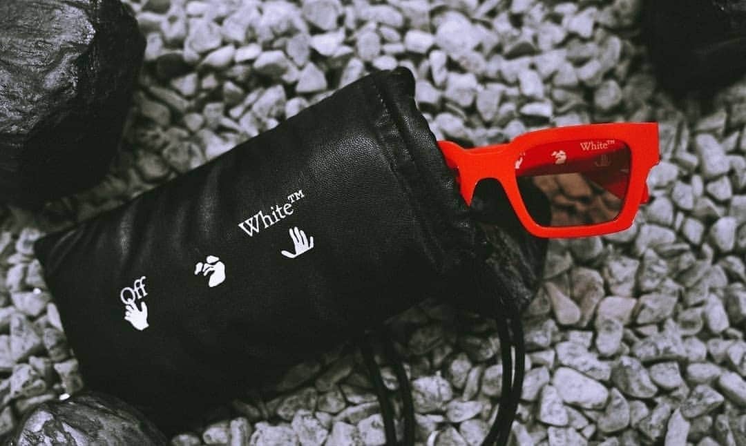 OFF-WHITE C/O VIRGIL ABLOHさんのインスタグラム写真 - (OFF-WHITE C/O VIRGIL ABLOHInstagram)「Off-White c/o Virgil Abloh™ eyewear & jewellery collection now exclusively available at Off-White™ pop-up store in Rue Saint Honorè 229 - Paris, France ~ now open」3月6日 17時02分 - off____white