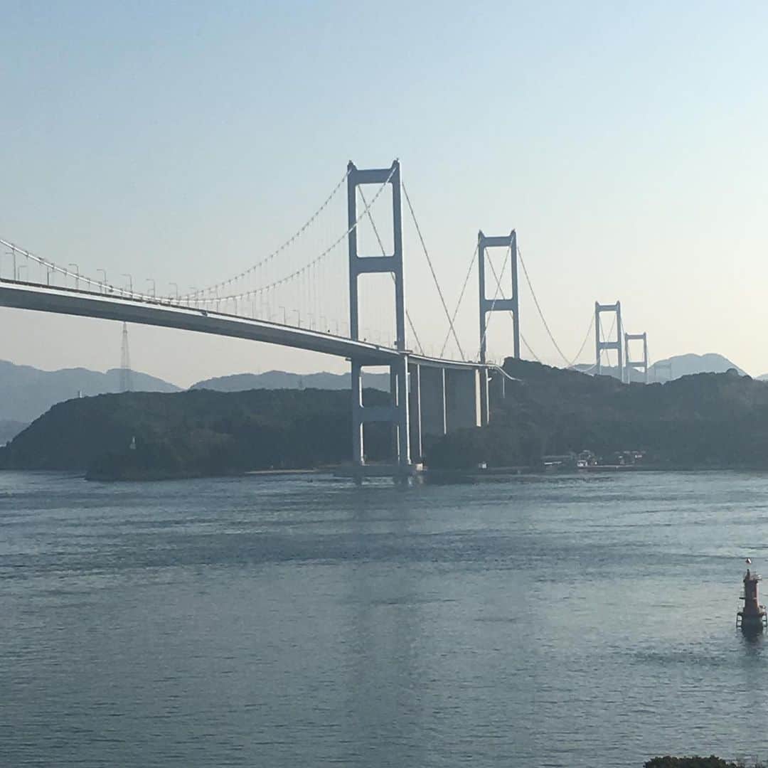 小田幸平のインスタグラム：「愛媛マンダリンパイレーツキャンプ2日目。部屋からの朝一しまなみ海道景色❗️#愛媛県#今治市#しまなみ海道#サンライズ糸山#愛媛マンダリンパイレーツ#読売ジャイアンツ#中日ドラゴンズ#キャンプ」