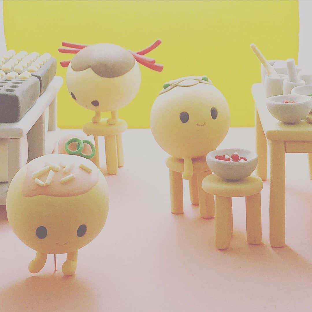 のインスタグラム：「. たこやきシスターズのたこ焼きは絶品だみゅん‥♡ みんなもたこ焼き好きみゅん‥？ #サンリオ #キャラクター #こぎみゅん #sanrio #character #cogimyun」