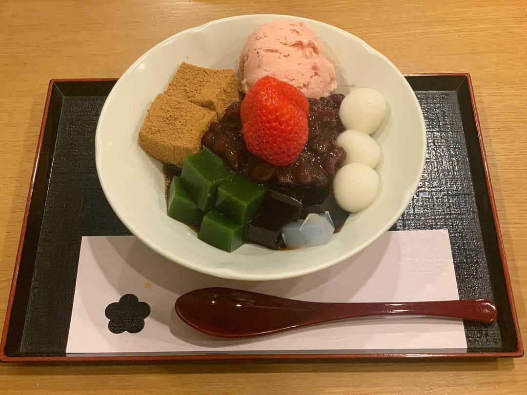 青山有紀のグルメインスタ