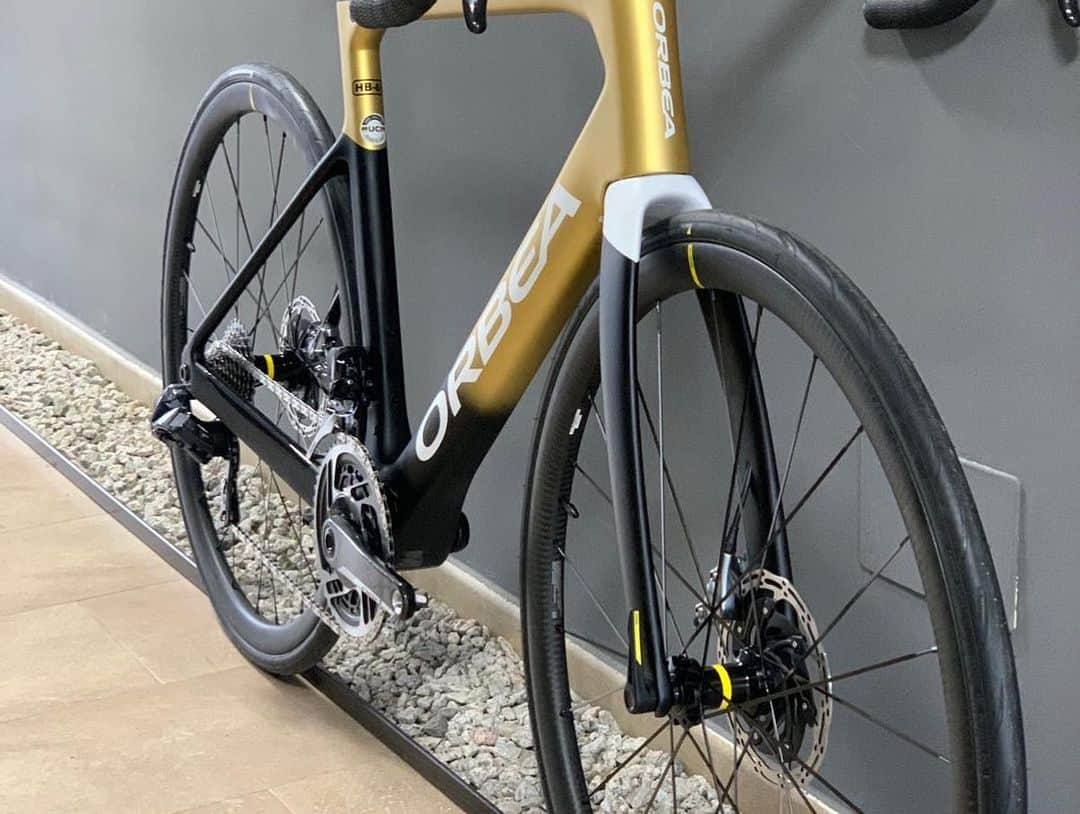 アルバロ・アルベロアさんのインスタグラム写真 - (アルバロ・アルベロアInstagram)「¡Ya tengo mi nueva Orca OMX! 🚲Diseñada y personalizada casi al milímetro desde la web de @orbeabicycles. 🔝🔝🔝🔝 Hay tantas opciones que cuesta decidirse, la verdad. 🤣🤟🏼 Ya solo me faltan los pedales y a volar! #MyOrbea #OrbeaOrcaOMX #Orbea」3月7日 4時28分 - arbeloa