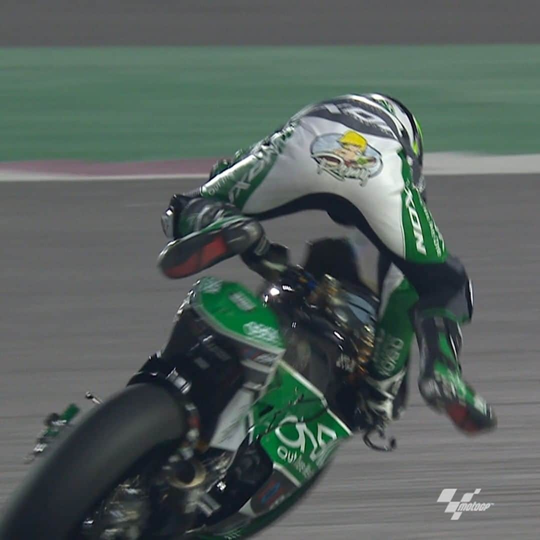MotoGPさんのインスタグラム動画 - (MotoGPInstagram)「A lucky escape for @remygardner ...