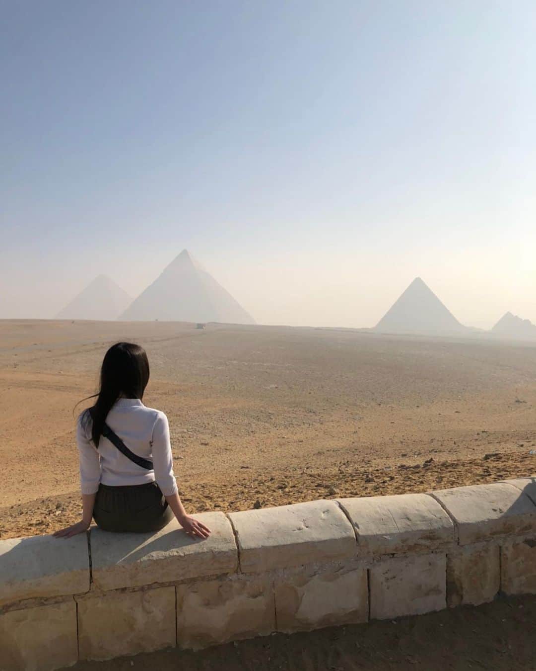 夢乃あいかのインスタグラム：「. エジプトの続き🐫 ピラミッドが見えるホテルに泊まった👀♡♡」