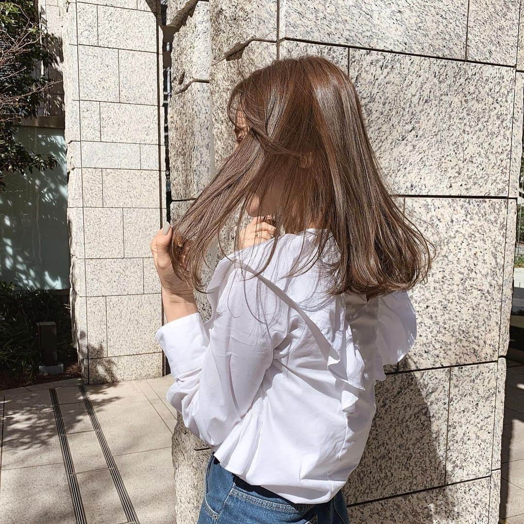 小川陽香のインスタグラム：「カラーしたて♡ あと10㎝は伸ばしたい✌🏻 伸びた方だけどまだまだかかりますな👩🏻‍🦰 ㅤ #hair #haircolor #ootd #ヘアー #ヘアカラー」