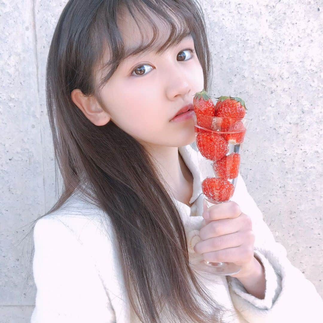 大早希弥海さんのインスタグラム写真 - (大早希弥海Instagram)「３月６日🍓 . . . 今日で１４歳になりました💗 . . . １４歳もよろしくお願いします🌟 . . #誕生日 #3月6日  #今日で14歳  #14歳もよろしくお願いします  #誕生日ケーキ  #大早希弥海 #おおさきみう #oosakimiu #みーちゃん  #プラチナムプロダクション #シブサン #グリーンクラス」3月6日 22時10分 - mi_chan333jankenpon