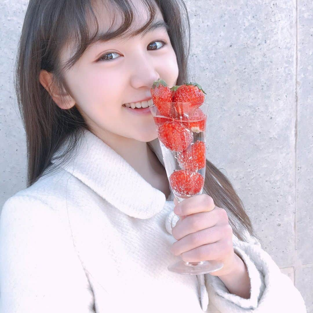 大早希弥海さんのインスタグラム写真 - (大早希弥海Instagram)「３月６日🍓 . . . 今日で１４歳になりました💗 . . . １４歳もよろしくお願いします🌟 . . #誕生日 #3月6日  #今日で14歳  #14歳もよろしくお願いします  #誕生日ケーキ  #大早希弥海 #おおさきみう #oosakimiu #みーちゃん  #プラチナムプロダクション #シブサン #グリーンクラス」3月6日 22時10分 - mi_chan333jankenpon