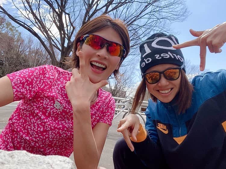 西谷綾子のインスタグラム：「✴︎ みきてぃーー😆💞 @m1k1m1k1mm  東京マラソン自己ベスト更新おめでとうーー🎉 レース前のいろんな感情を 全てプラスのpowerに変えれるメンタルの強さ🔥 レース中も自分に負けない逞しさっ😳💡 カッコよすぎだよーーー‼️😆 ・ はるひさーん😆🌸 @haruhi_sunnyday  京都マラソン自己ベスト更新おめでとうー🎊 実はこの日、みきてぃとLINEしながら ランナーズアップデート見てドキドキワクワク💞 感動と興奮でした😍 ・ マツさん😆初めましてーー🙌 繋がりますねー💫 ・ 私もどこかで自分に挑戦したいっ🔥🔥」