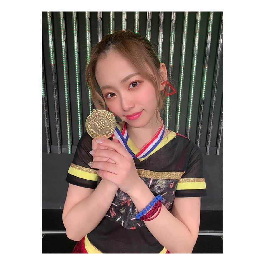 森田彩花さんのインスタグラム写真 - (森田彩花Instagram)「人生初のメダルget🏅❤️ ． 4日間行われた #nmb48劇場公演大賞#NPride公演  で#MC賞 を頂きましたァｧ👱🏻‍♀️💗 ． これからも皆を笑かしたぃっっ😙💛 4日間楽しんでくれたかな🥰？？？ ． #初メダル #やばみちゃん #うれみちゃん #コメよろ #いいねよろ」3月6日 22時31分 - ayaka_morita0529