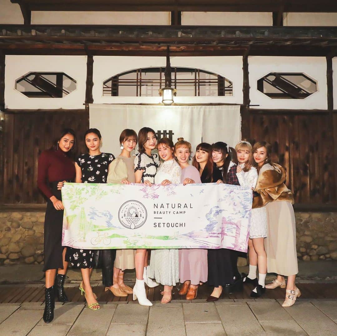 natural beauty campのインスタグラム：「👗💄♫ ドレスアップして夕食へ。  #naturalbeautycamp  #ナチュラルビューティーキャンプ  #JR西日本  #せとうちパレット #nipponiahotel」