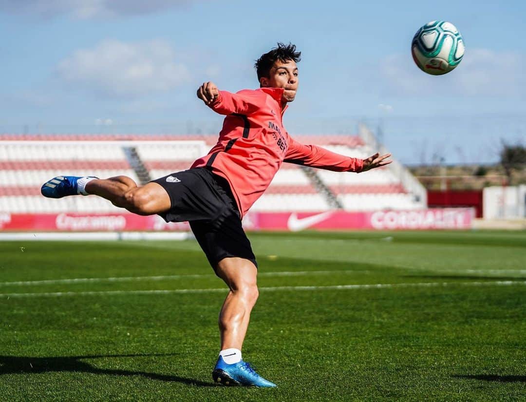 オリベル・トーレスのインスタグラム：「👟⚽💥」