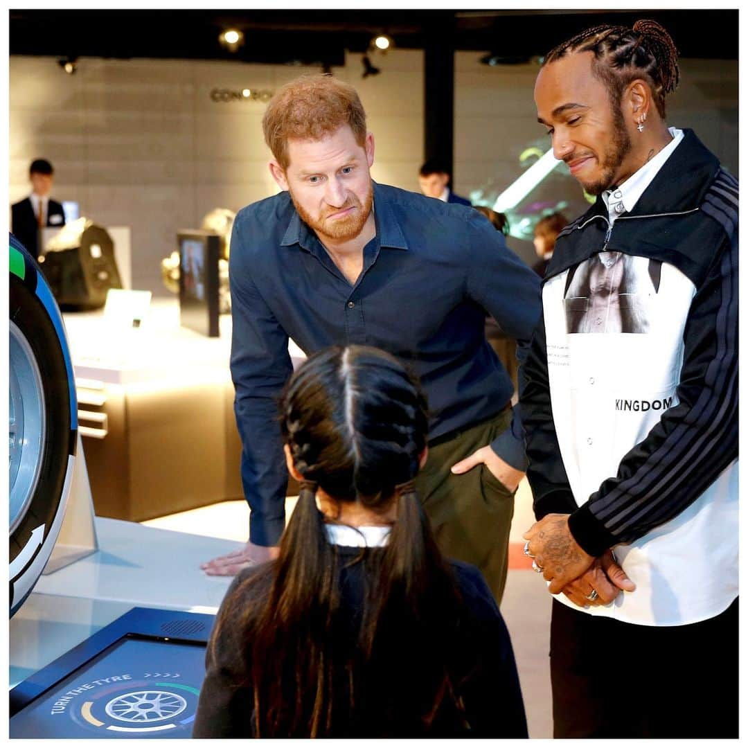 英ヘンリー王子夫妻さんのインスタグラム写真 - (英ヘンリー王子夫妻Instagram)「🏎💨💨💨 • This morning, The Duke of Sussex raced up to Silverstone, home of the British Grand Prix to open the The Silverstone Experience, a brand-new immersive museum that tells the story of the past, present and future of British motor racing.  Joined by six-time Formula One World Champion Lewis Hamilton MBE, The Duke of Sussex and Lewis toured @thesilverstoneexperience, where they viewed the various components of the museum, met with volunteers, and chatted with the next generation of engineers and racing drivers.  The museum brings the extensive heritage of Silverstone and British motor racing to life, celebrating the circuit and the country’s position at the heart of the global motorsport industry. It showcases the rich history of the sport, highlights amazing stories of many whom have been part of what makes Silverstone so special -  which we hope, will inspire future generations to come.  Photo © PA」3月6日 22時39分 - sussexroyal