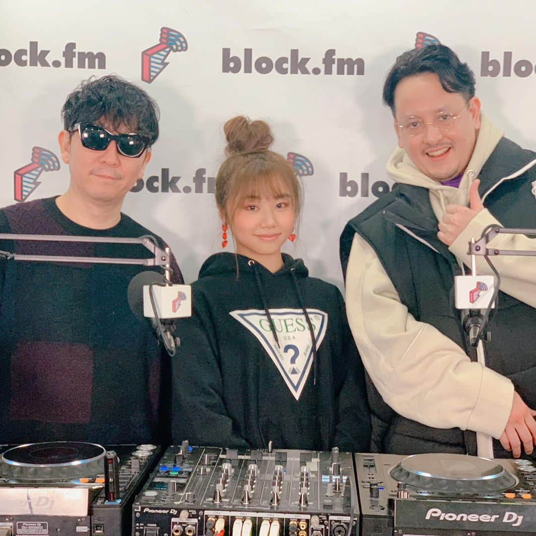 RIRIさんのインスタグラム写真 - (RIRIInstagram)「@blockfm の「TCY RADIO」に生出演させていただきました🌹✨ . Takuさん、TJOさん、素敵な時間をありがとうございました‼️🤲 . ラジオ聞いてくれたみんなありがとう〜！！！💕Episode 0 のお話し聞いてくれたかな？？ 愛でいっぱいのMVもまもなくお届け‼️✨ . #tcyradio #blockfm #episode0 #next #chapter #new #life #love #thankyou #生出演」3月6日 22時48分 - riri_tone