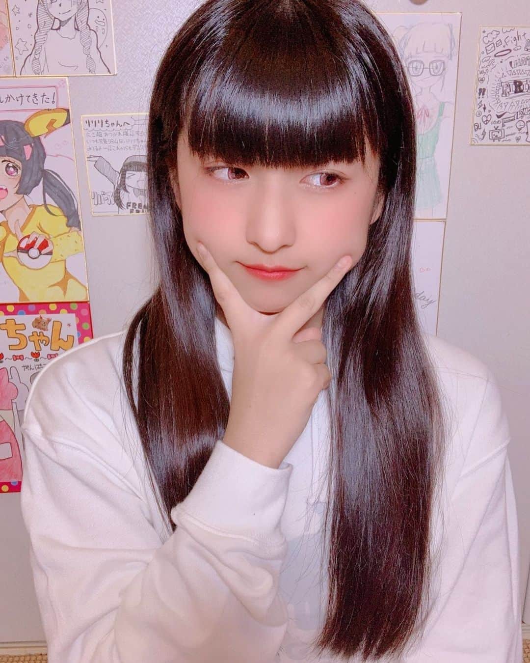 りりりのインスタグラム：「あごぴーす✌︎えら毛なしver. ・ ・ 👇このハッシュタグよく見ます😤💓 #りりり #りりりちゃん盛れたよ #りりりちゃん大好き #りりりちゃん加工したよ #りりりちゃん届いたよ #りりりちゃん描いたよ #りりコンさんと繋がりたい」