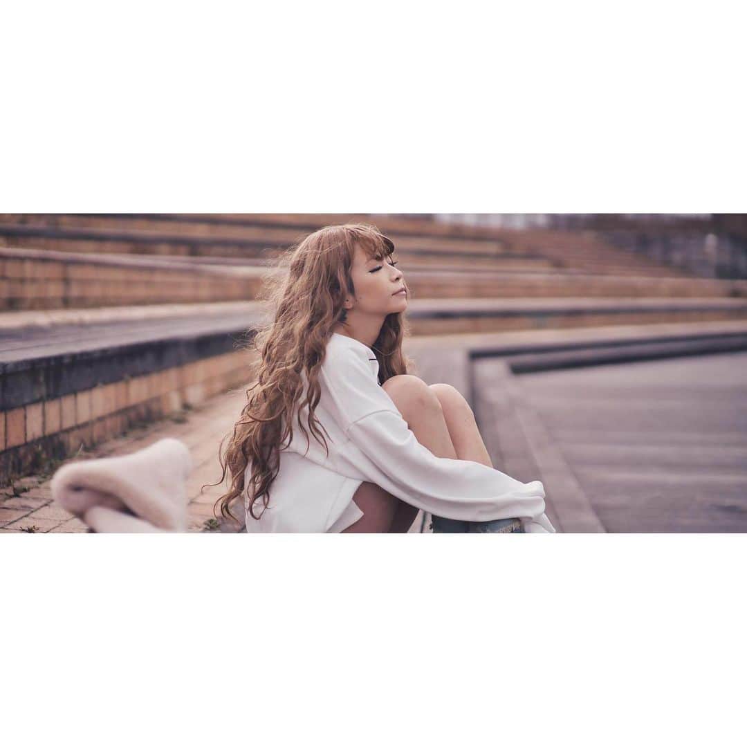 のインスタグラム：「﻿ ﻿ －君の隣は居心地がいいから、きっと願い続けてしまう－﻿ ﻿ ﻿ Photo&Retouch：KuMi/﻿ @kumi.team_no_brand ﻿ model： @omatsudayo ﻿ ﻿ ﻿ #札幌モデル #被写体﻿ #ポートレート #広がり同盟 ﻿ #その瞬間に物語を ﻿ #ポートレートセクション ﻿ #デートなうに使っていいよ ﻿ #portraitphotography ﻿ #pashastyle #pasha_magazine ﻿ #lovers_nippon_portrait ﻿ #ray_moment #jp_portrait部 ﻿ #jp_mood #jp_portrait部 ﻿ #japan_portrait_club ﻿ #IGersJP #team_jp_ ﻿ #portraitphotography ﻿ #lovers_nippon_portrait ﻿ #jp_gallery #indies_gram ﻿ #ig_bless_women ﻿ #good_portraits_world ﻿ #splus_cameraclub ﻿ #amazing_shotz ﻿ #portraitvision_ ﻿ #portrait_mood ﻿ #jp_gallery #indies_gram」