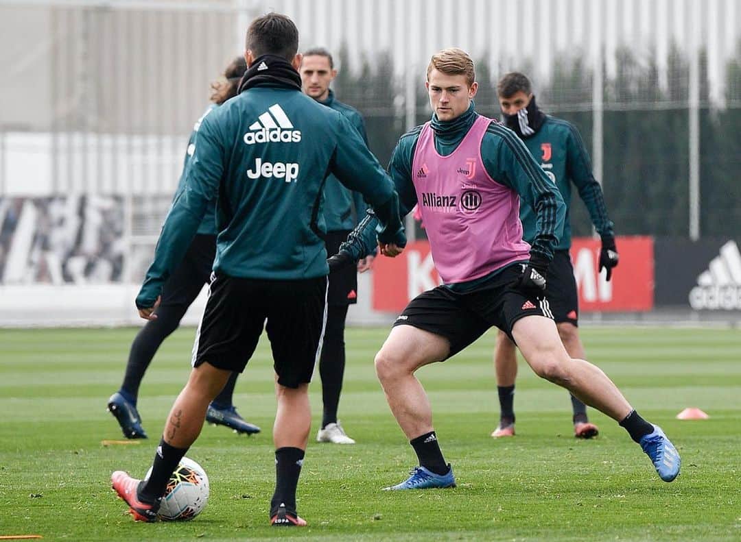 マタイス・デ・リフトのインスタグラム：「Pronti 💪🏼 #finoallafine」