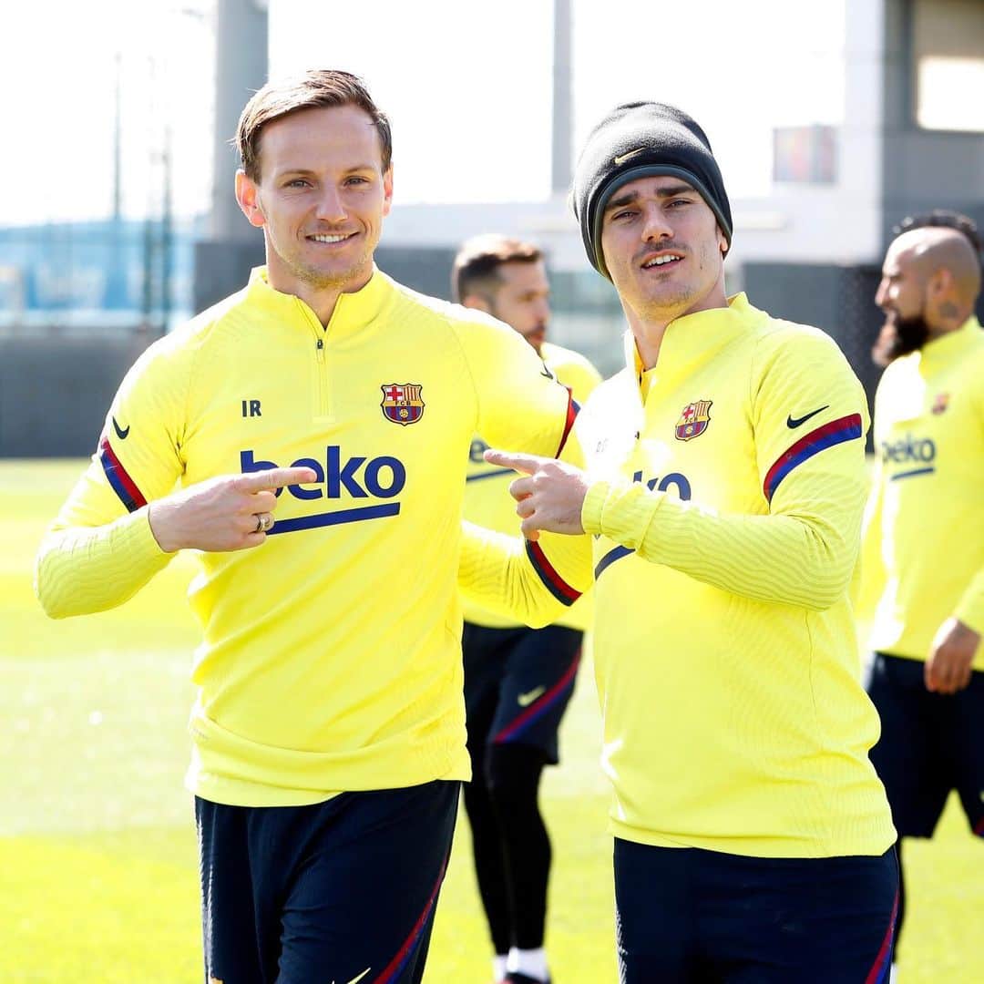 イヴァン・ラキティッチのインスタグラム：「Don Antonio.😃🙌 @antogriezmann #chupie」